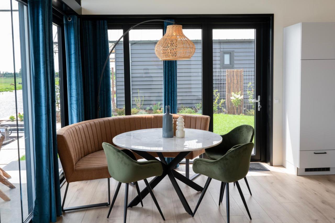 4 To 6 Persons Waterfront Villa Roelofarendsveen 외부 사진